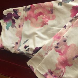 Lululemon Flower print cropped leggings